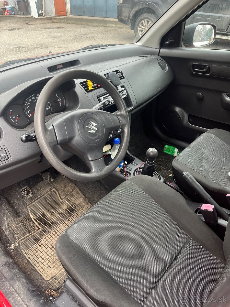Suzuki Swift 1.3 - 3