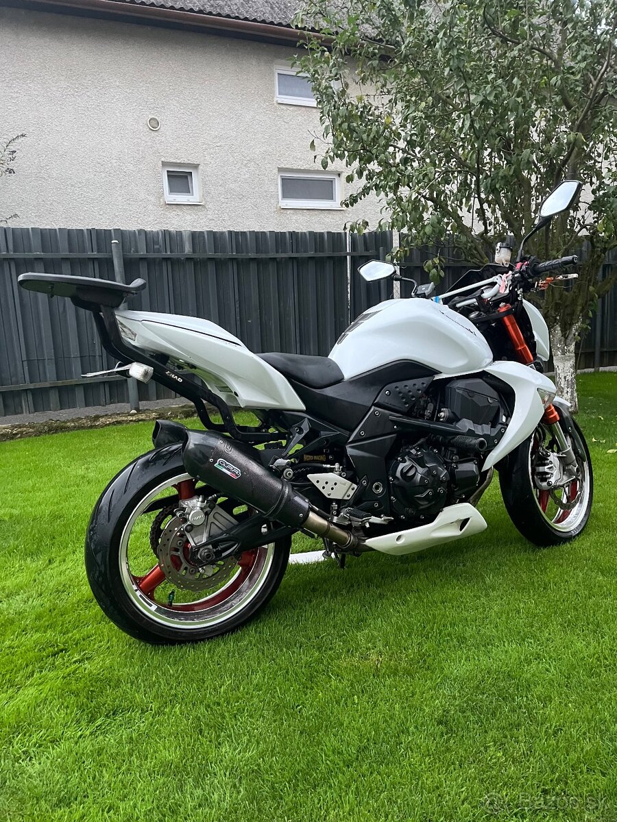Kawasaki Z1000 - 3