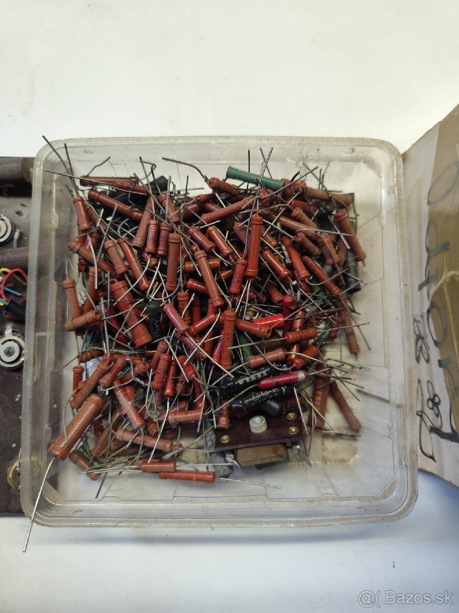 Tranzistory,rezistory,integrovane obvody a ine elek.suciastk - 3