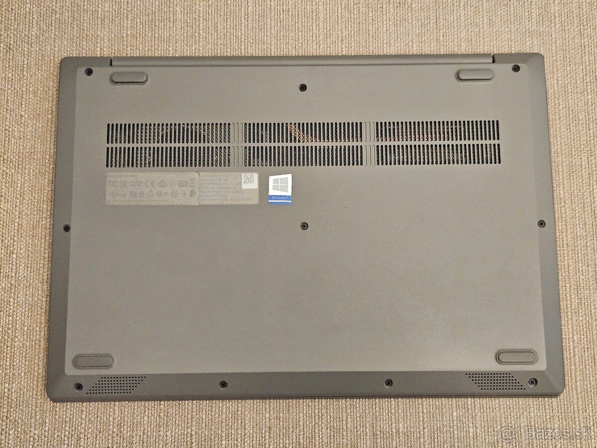 Lenovo IdeaPad 15,6"- 8GB RAM, 512GB SSD+Belkin prepäťovka - 3