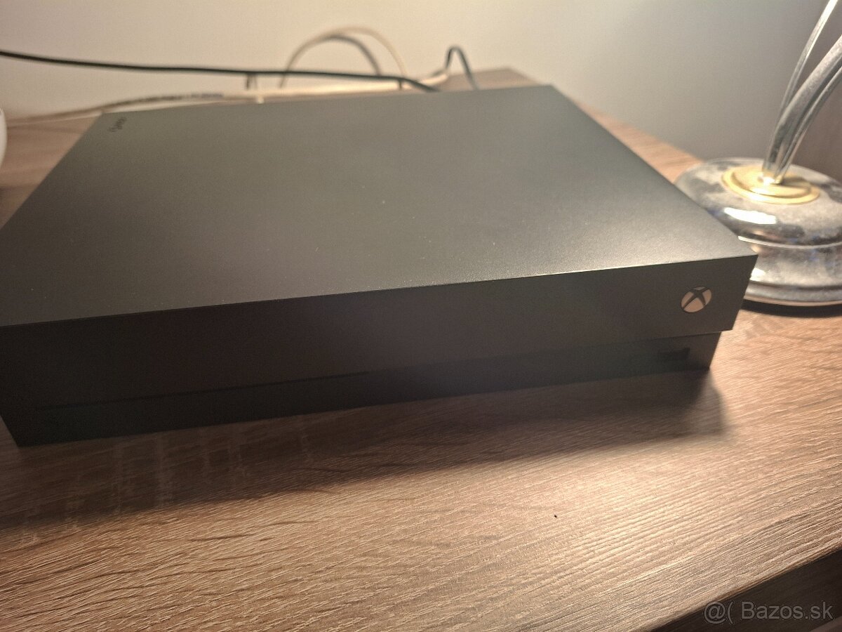 Xbox one X - 3