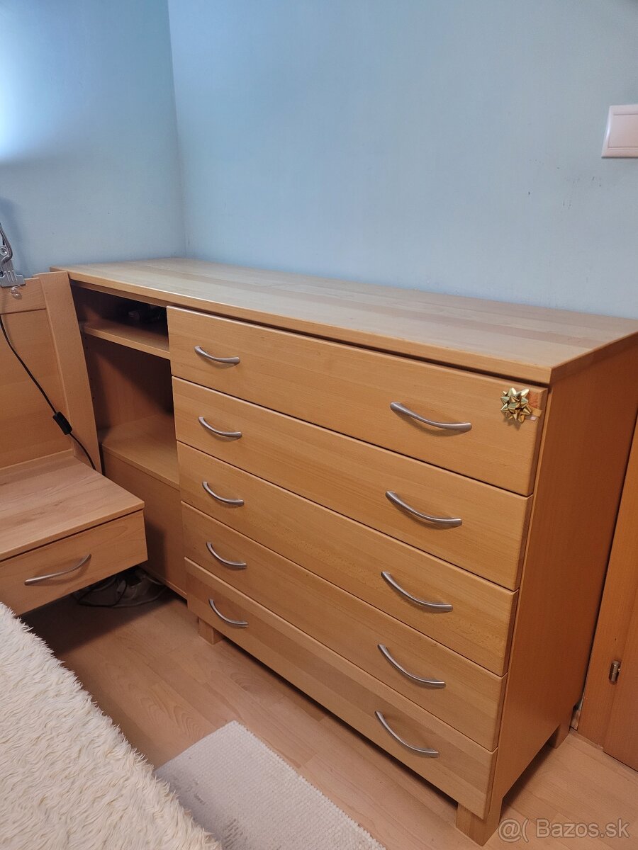 Komoda - 3