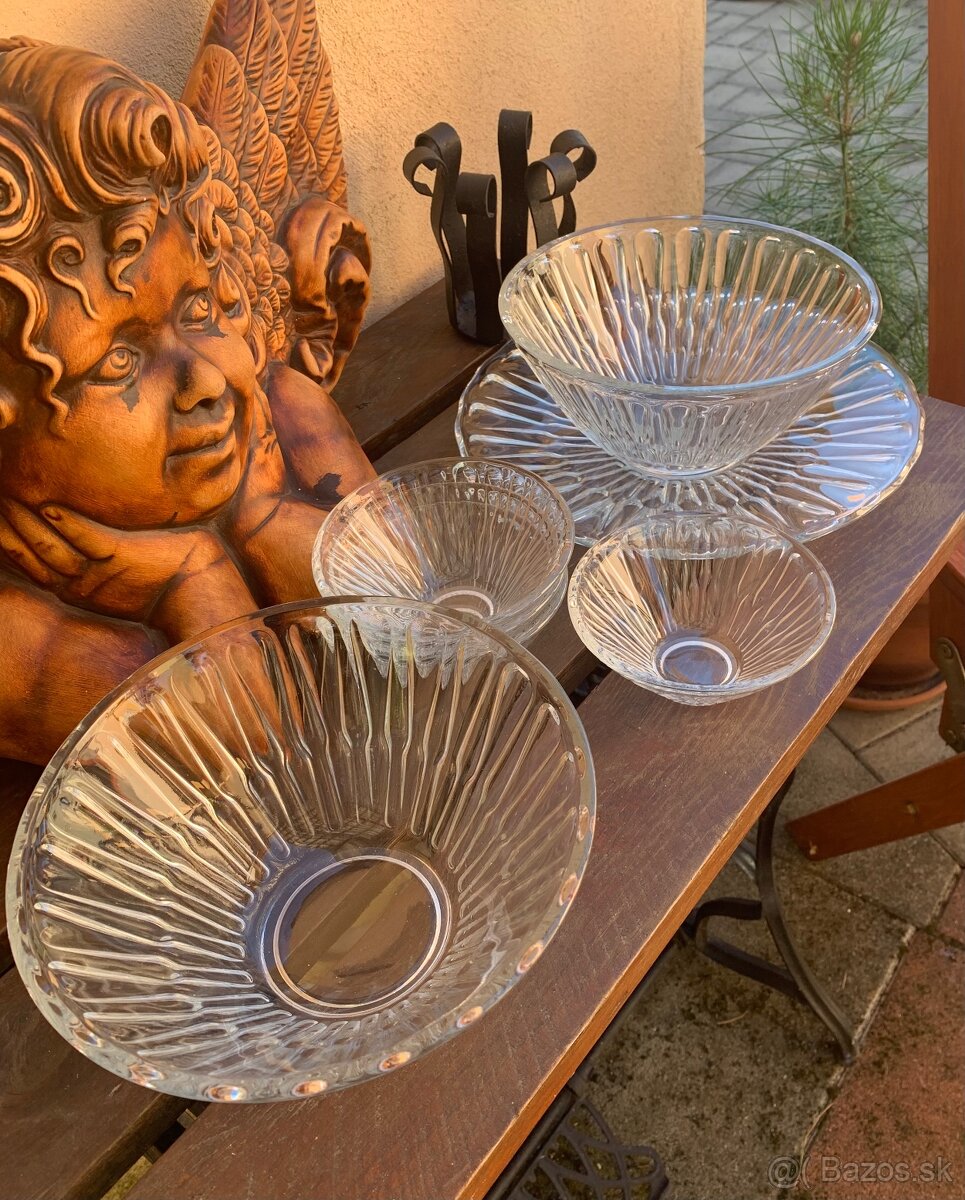 Staré sklenené misky, podnos a tanieriky - 3