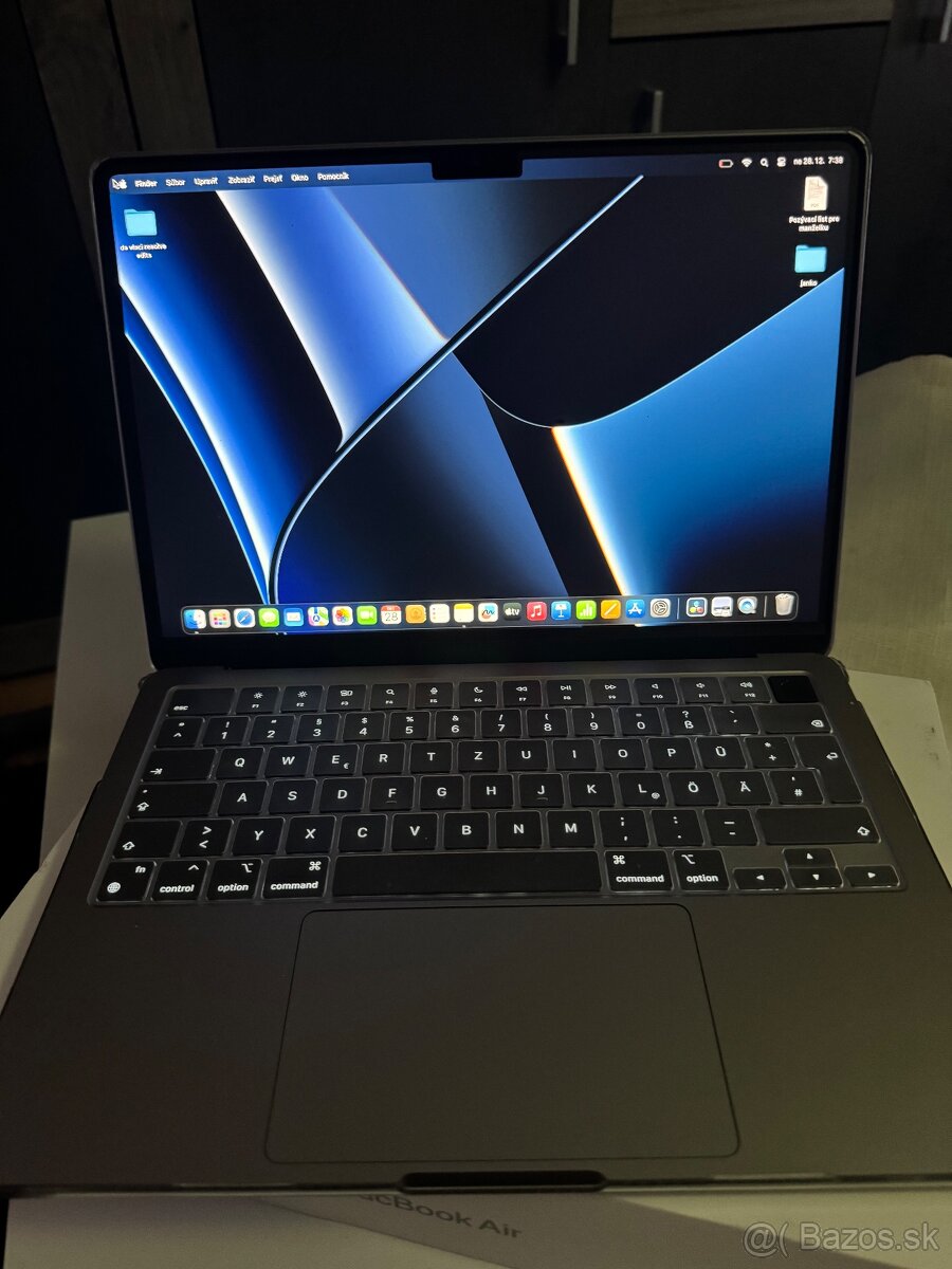 Macbook air 13” M3 8 jadrovy CPU (2024) ako novy - 3