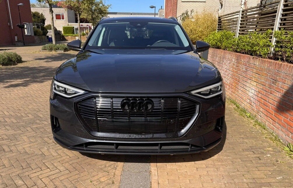 AUDI Čierne lesklé znaky - 3