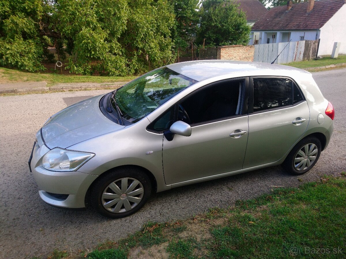 Toyota Auris 1,6 benzín - 3