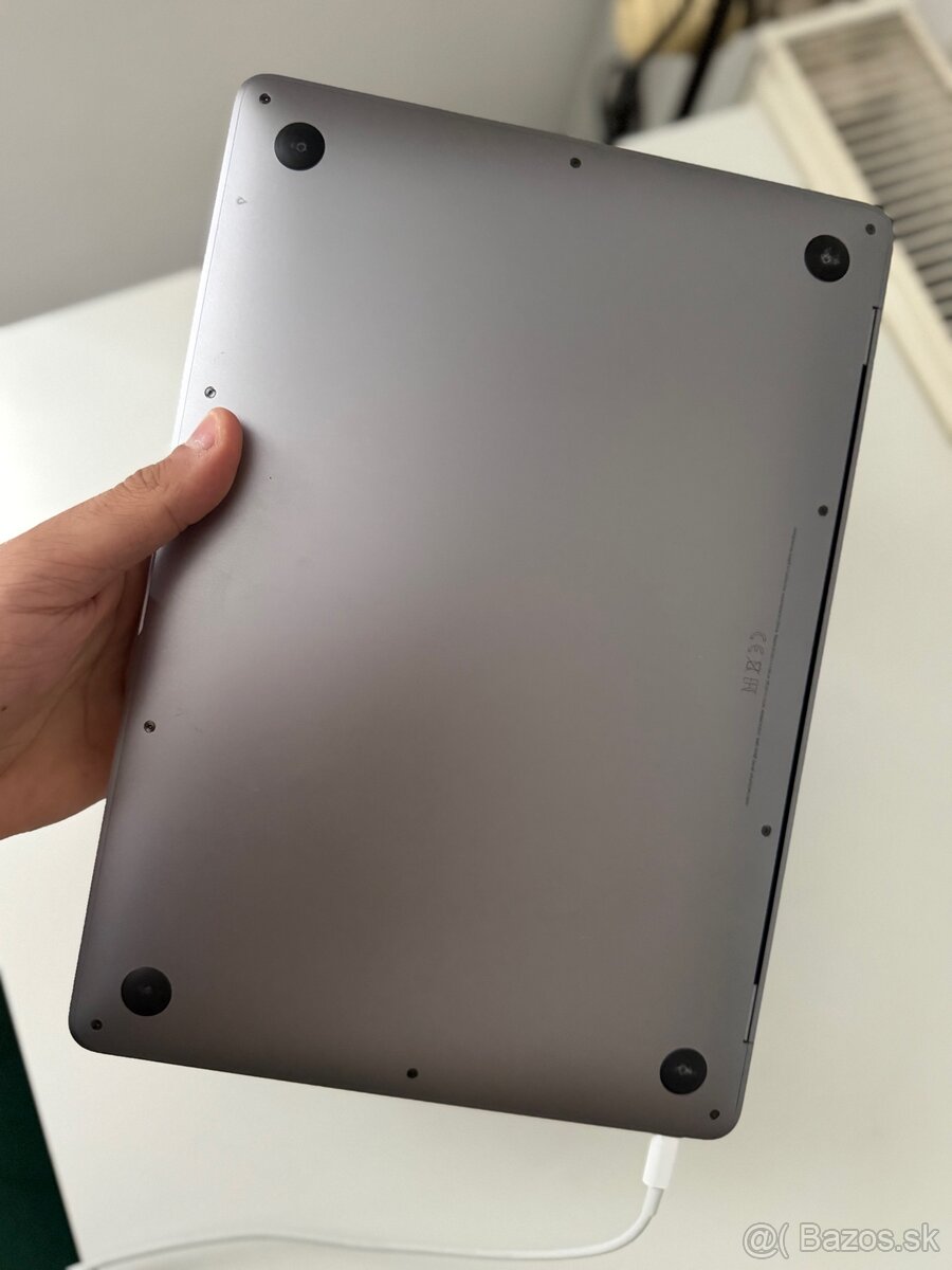 Predám Notebook Apple MacBook - 3