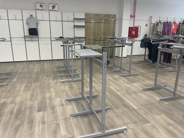 Regále, stojany, štendre - KOŠICE - 3