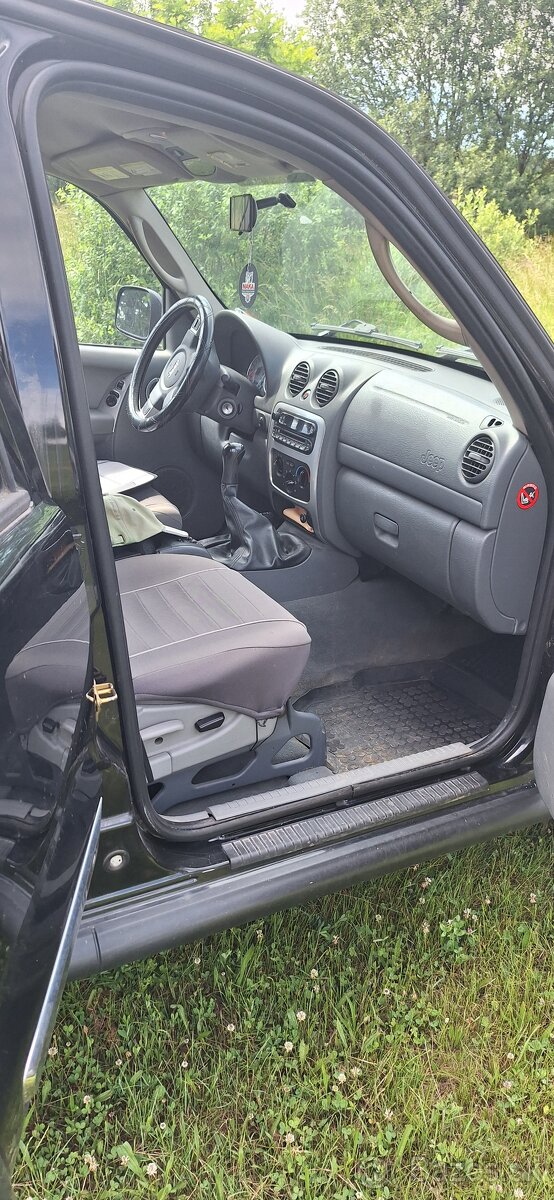 JEEP CHEROKEE KJ - 3