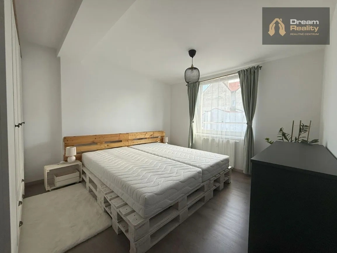 ŽILINA PEŠIA ZÓNA - 2 izbový byt exkluzívne - 3