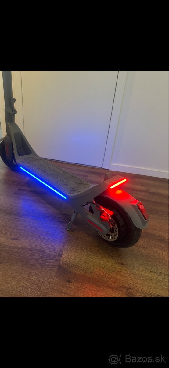 LEQI Smart elektrická kolobežka - 3