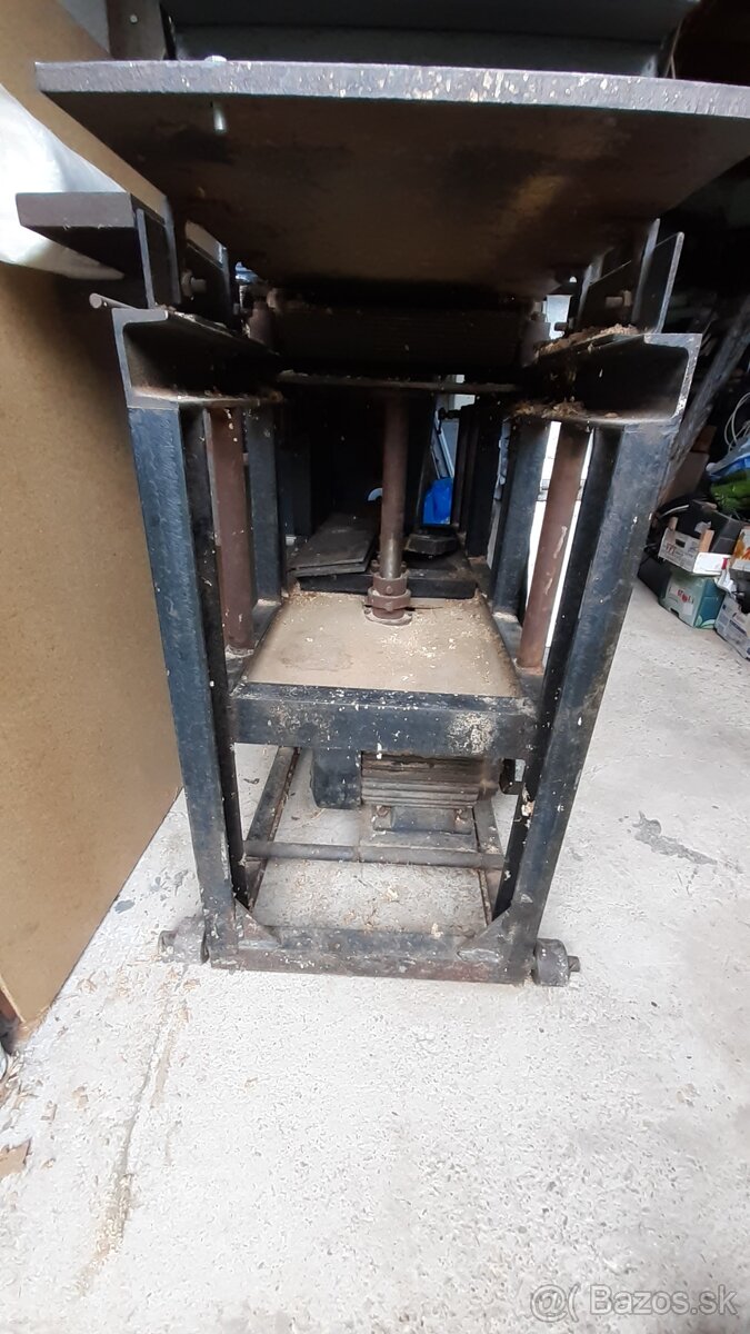 Hobľovačka s prieťahom - 3