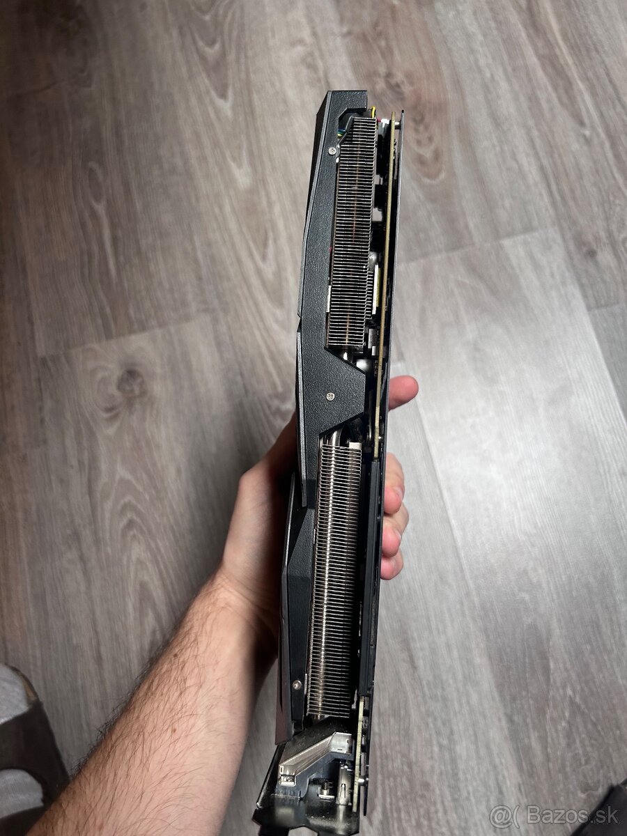 Asus ROG STRIX-GTX1080-8G-GAMING - 3