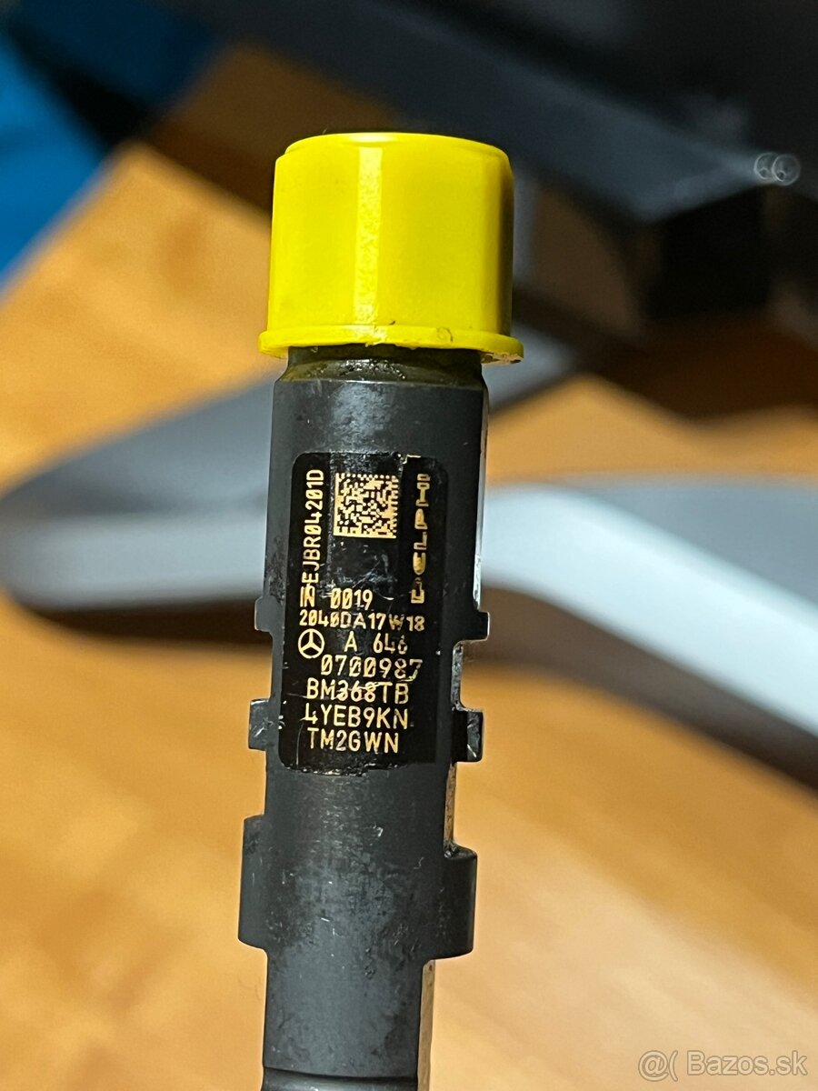 Vstrekovač EJBR04201D - 3