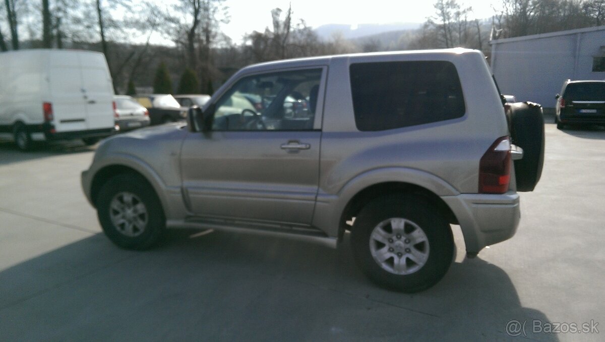 Mitsubishi Pajero 3.2-Pohon: 4×4, - 3