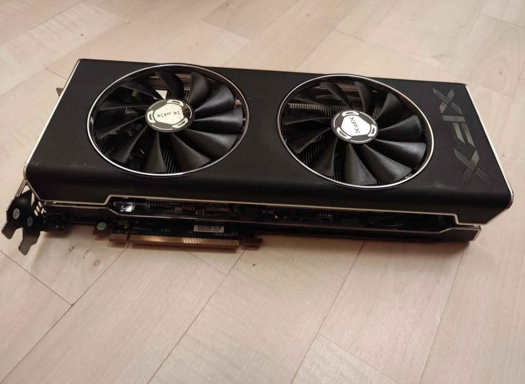 XFX Radeon RX 5700 XT THICC II - 3