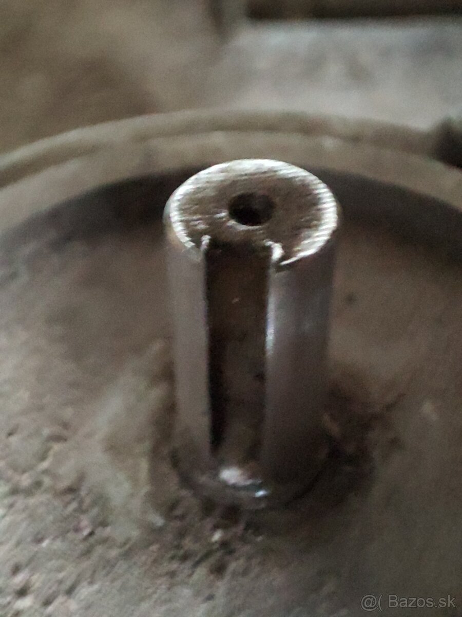 Nepoužitý 3f motor 180W - 3