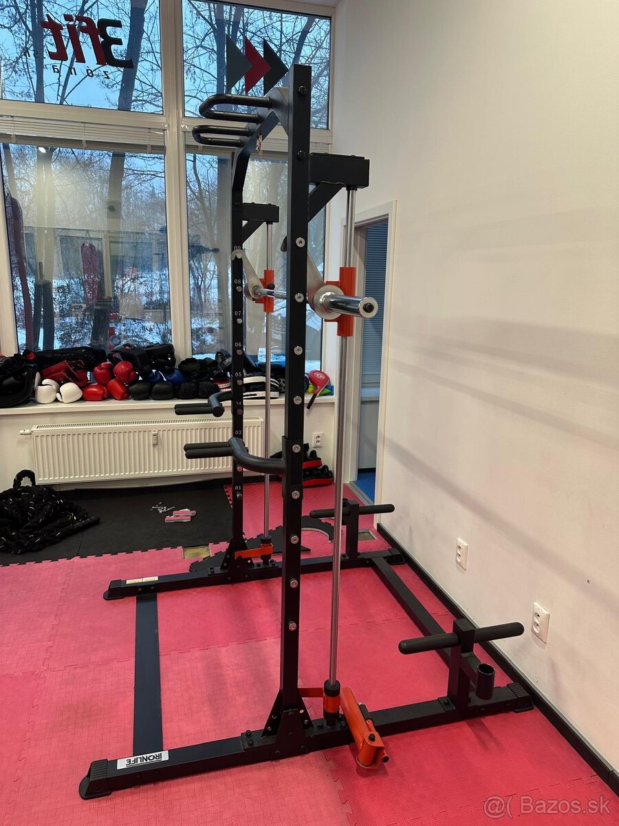 posilňovací stroj Ironlife Smith Machine - 3