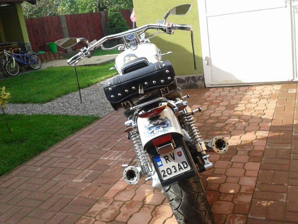 Suzuki Intruder 1400 - 3