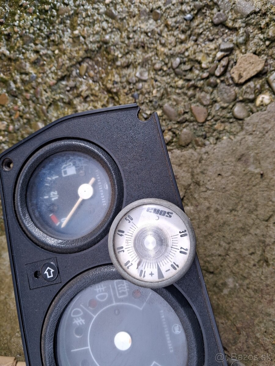 Predám budíky škoda 105 120 - 3