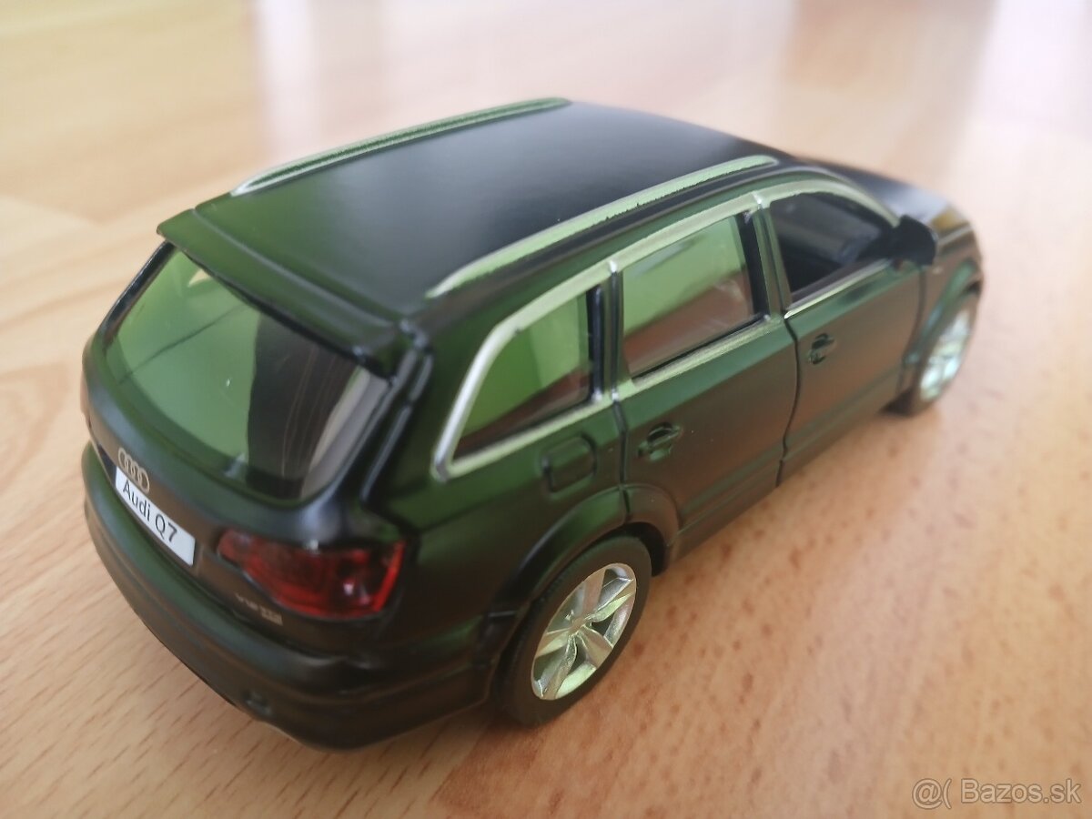 Modely autíčiek a motorka - 3