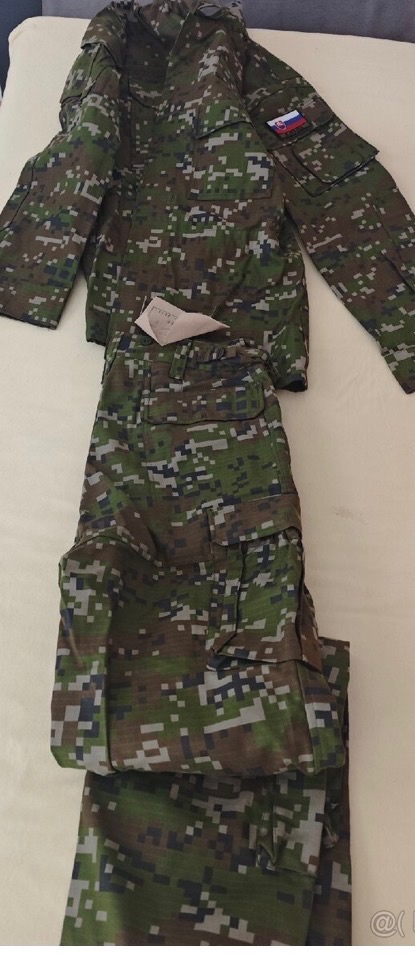 Vojenské oblečenie a obuv - 3