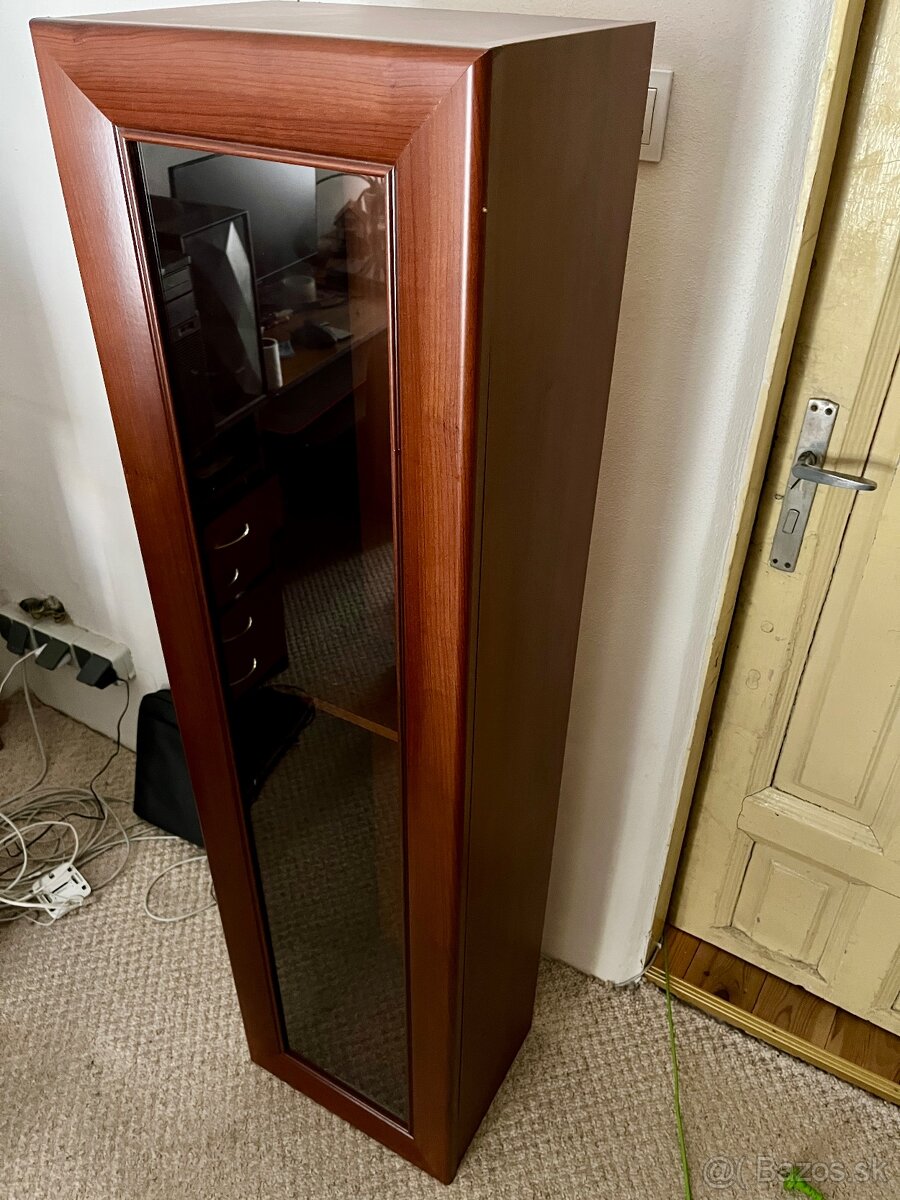Vitrína - 3