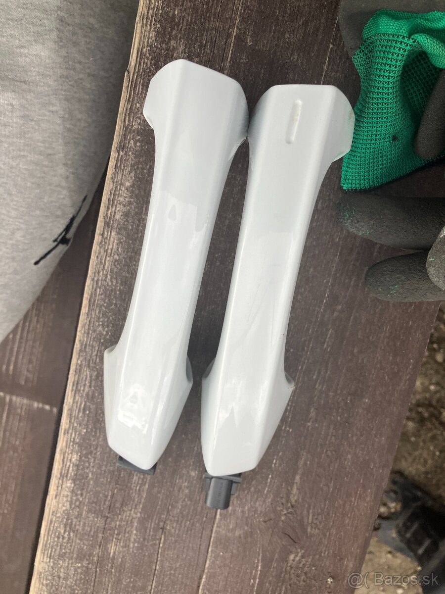 vnejsi klika dveri leva strana VW - 3