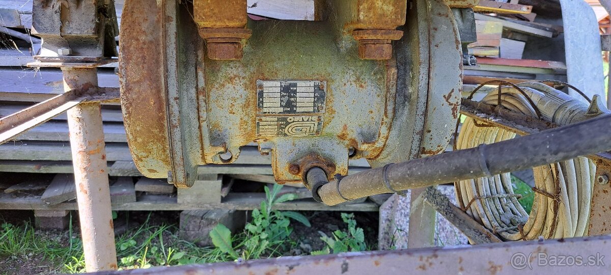 Predám vybracny stôl - 3