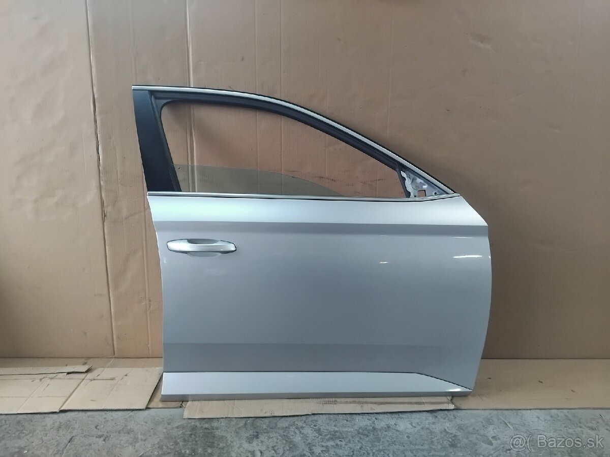 pravé dvere Superb 3 - LA7W 8E8E - 3