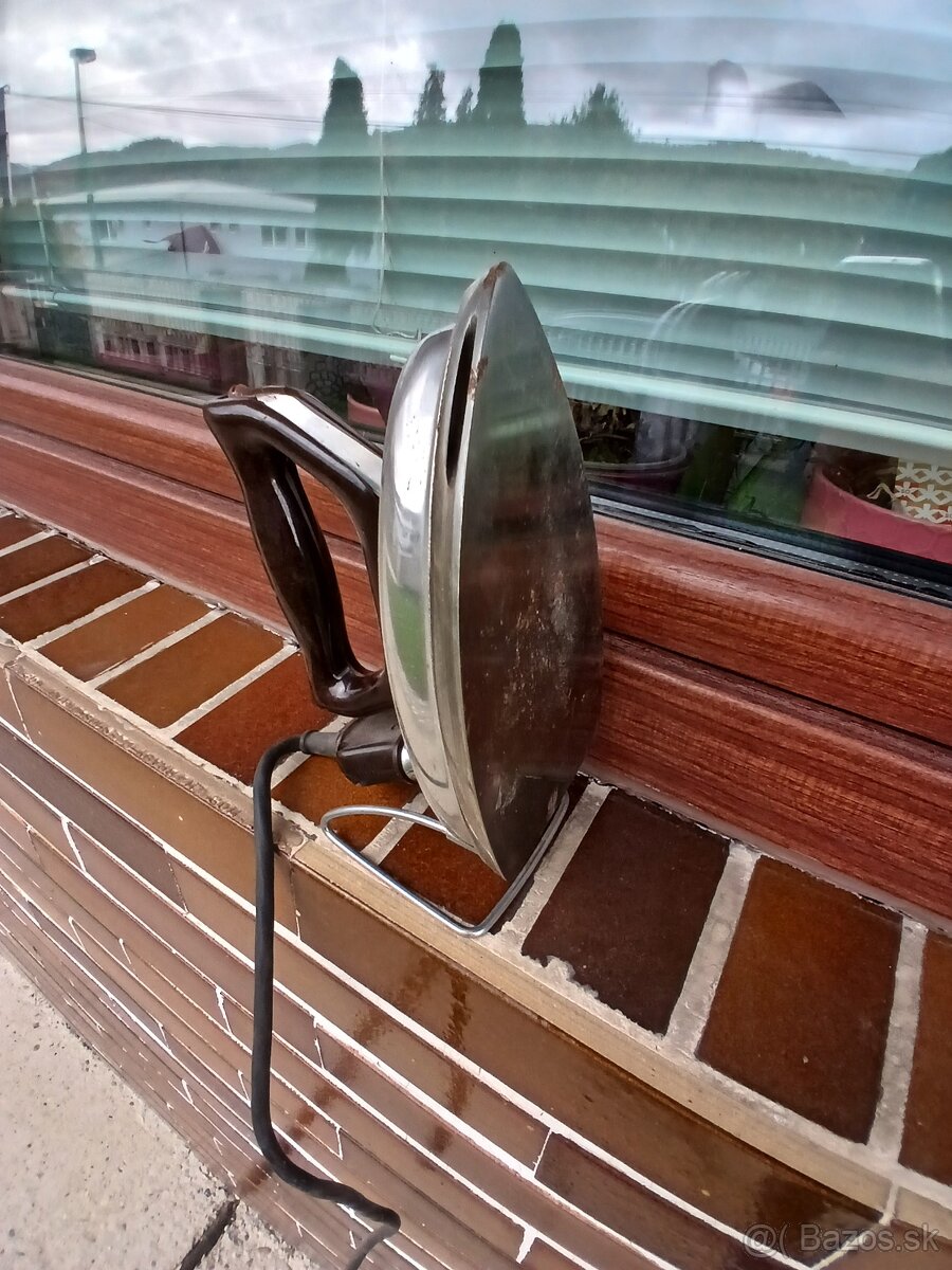 Predam retro žehličku. - 3