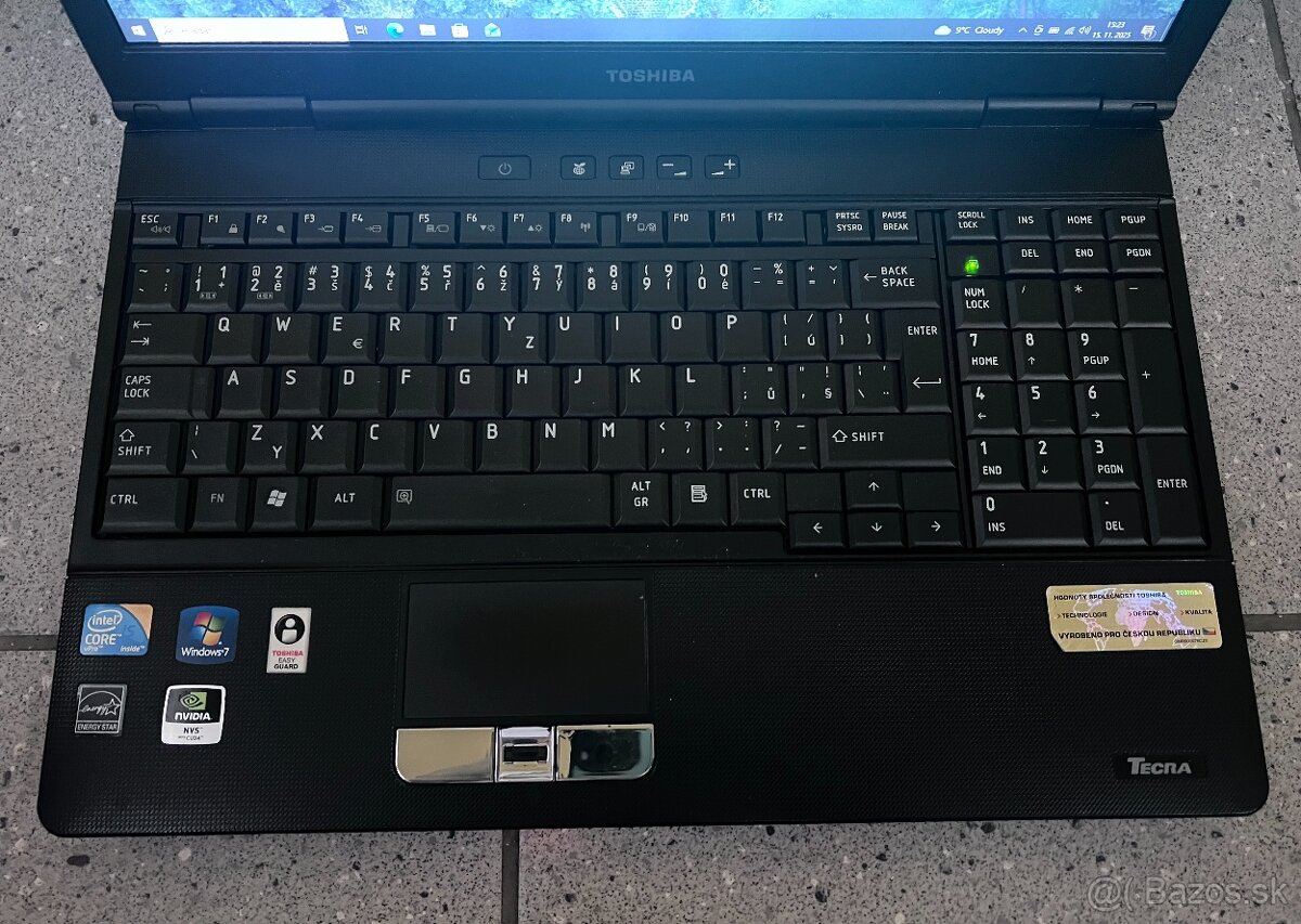 Toshiba Tecra / Intel i5 / 4GB RAM / 128GB SSD / 15.6" - 3