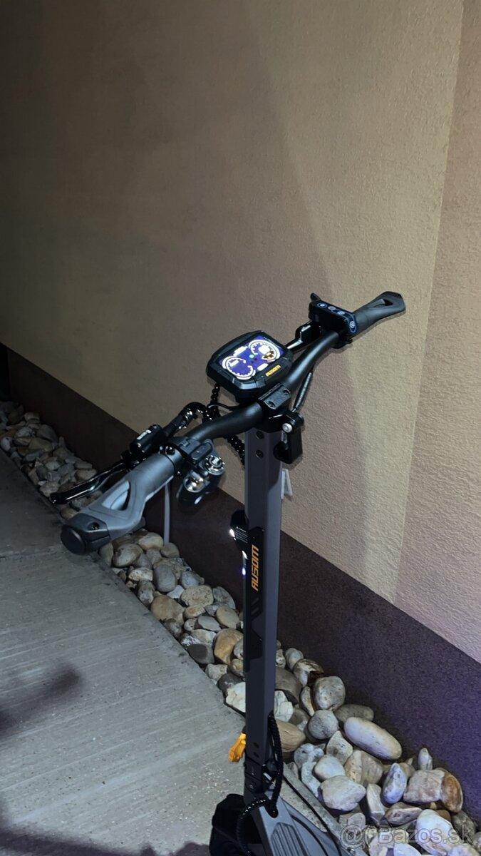 Ausom DT2Pro - Nová E-kolobežka - 3