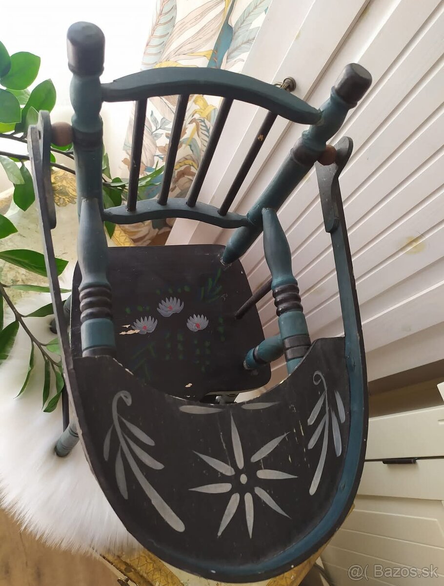 Stará stolička pre bábiky - 3