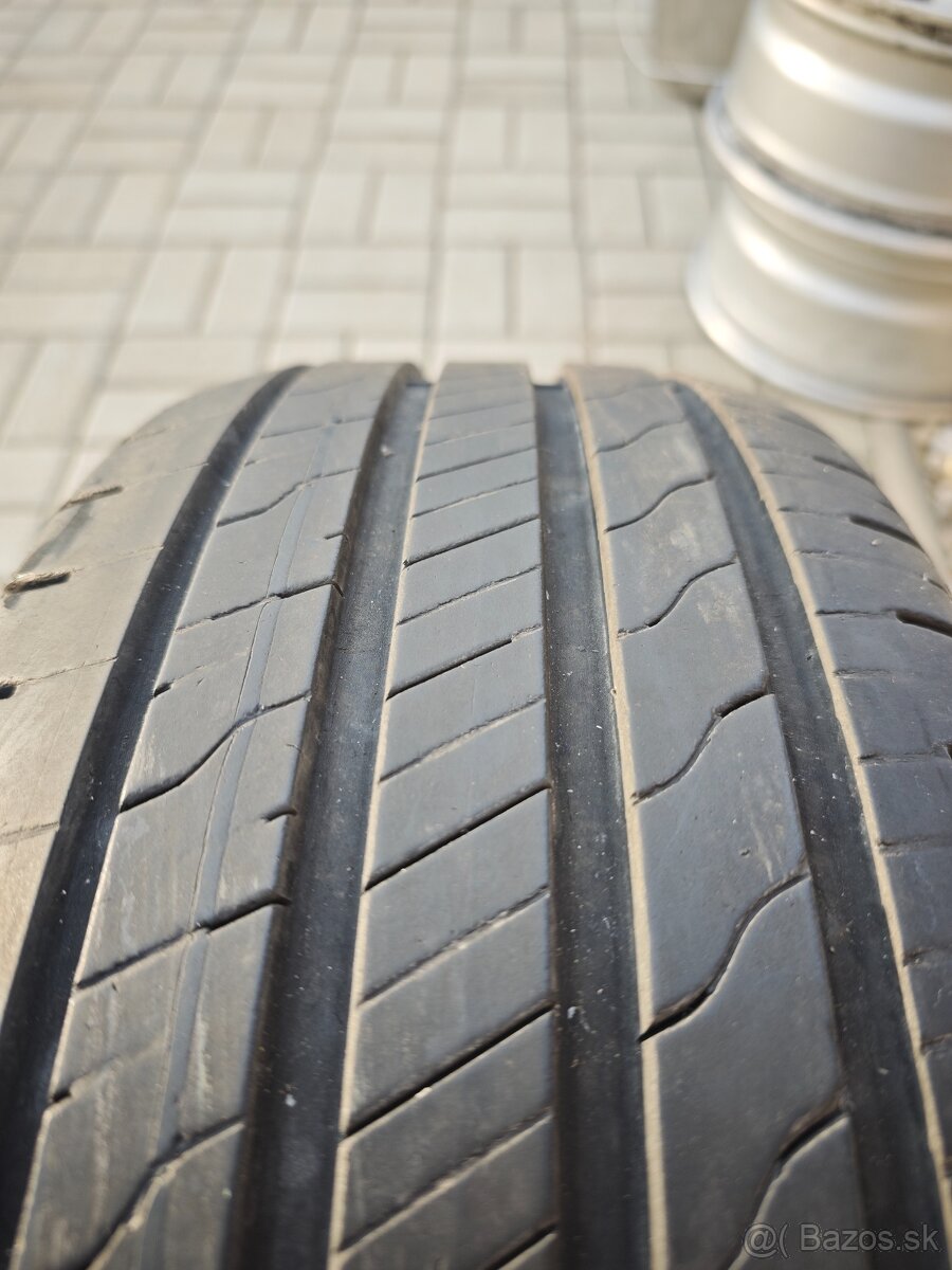 205/50 R17 Goodyear Efficient grip - 3