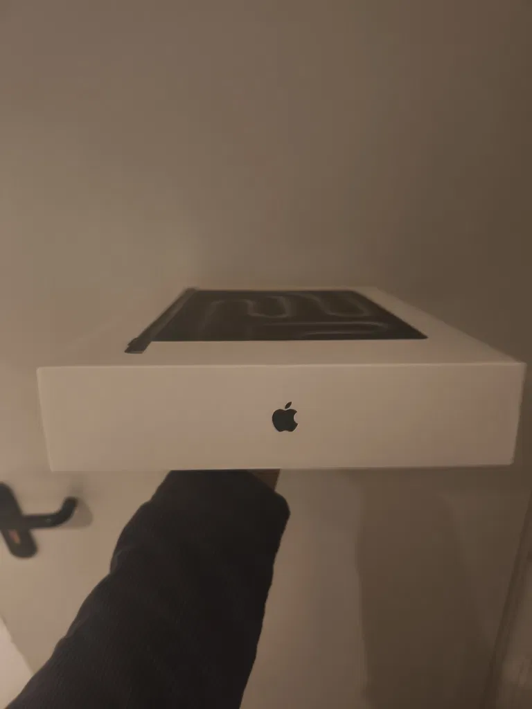 MacBook Pro M5 14,2 palce 16 GB RAM 512 SSD NOVÝ - 3