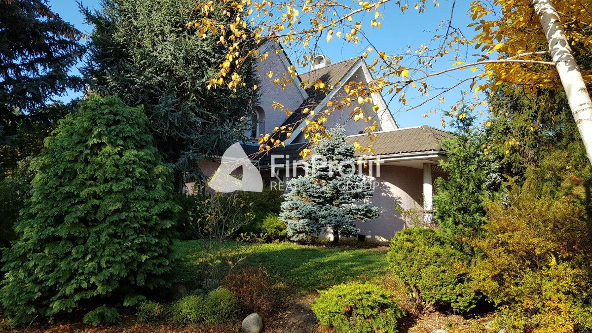 Predám RD pre veľkú rodinu alebo firmu v Nitre - Čermáň. - 3