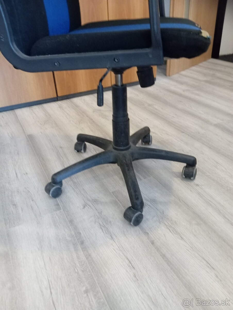 Kancelárske kreslo - 3