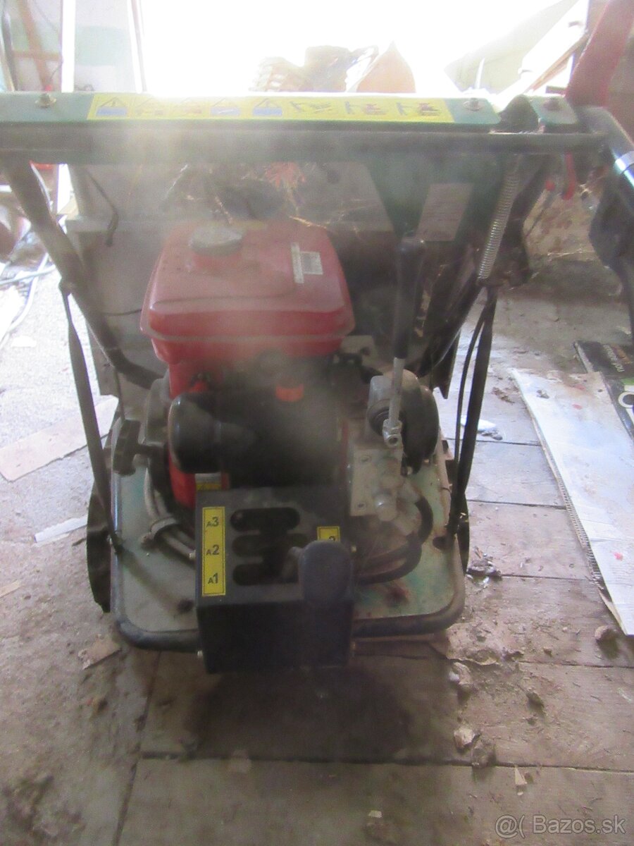 predám pásový nakladač - 3