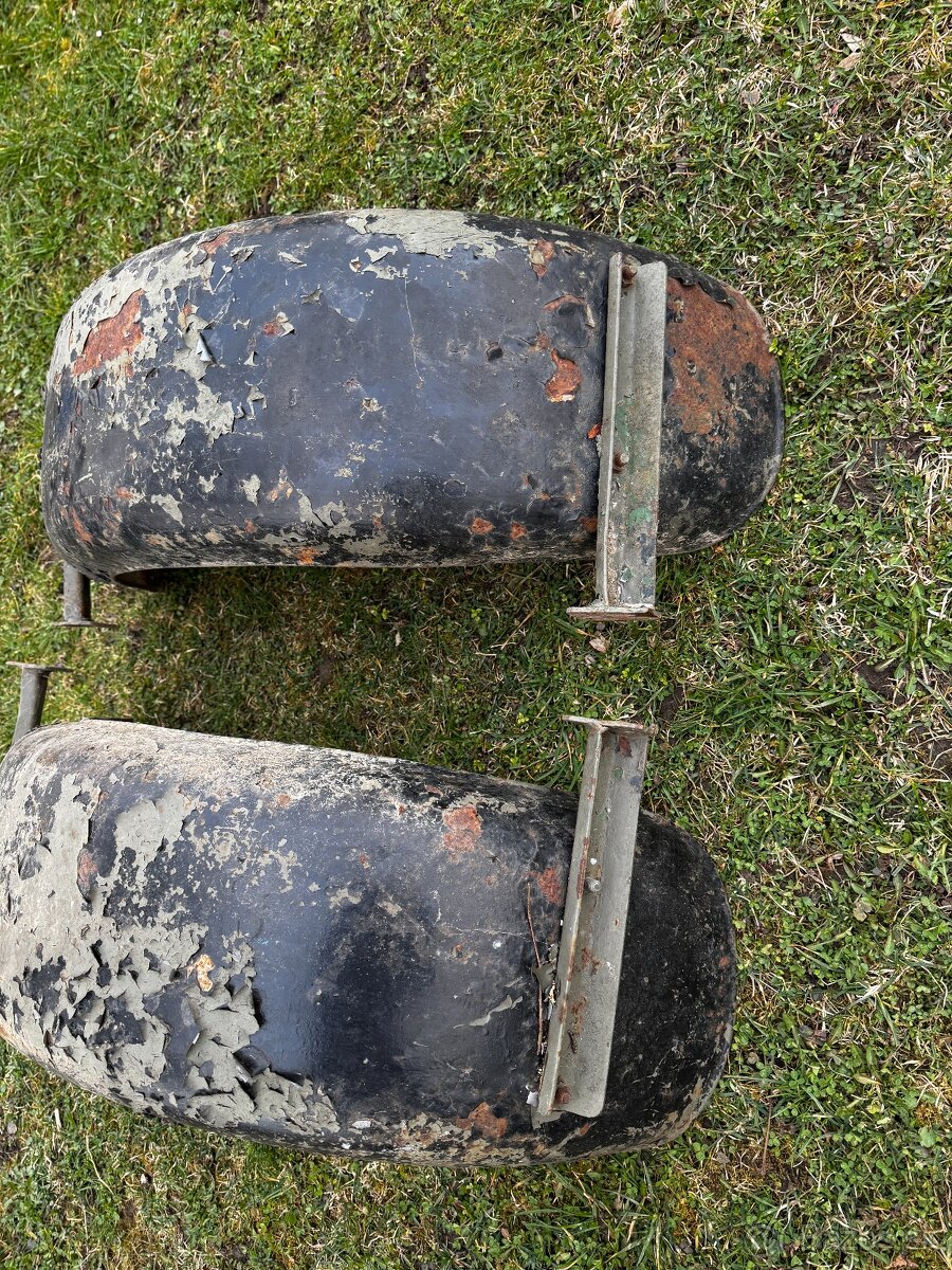 Predám 2x blatník na Multicar M22 - 3