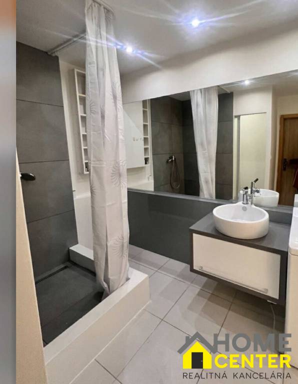 PREDAJ : 3 IZBOVÝ BYT, GEN.KLAPKU, KOMÁRNO - 3