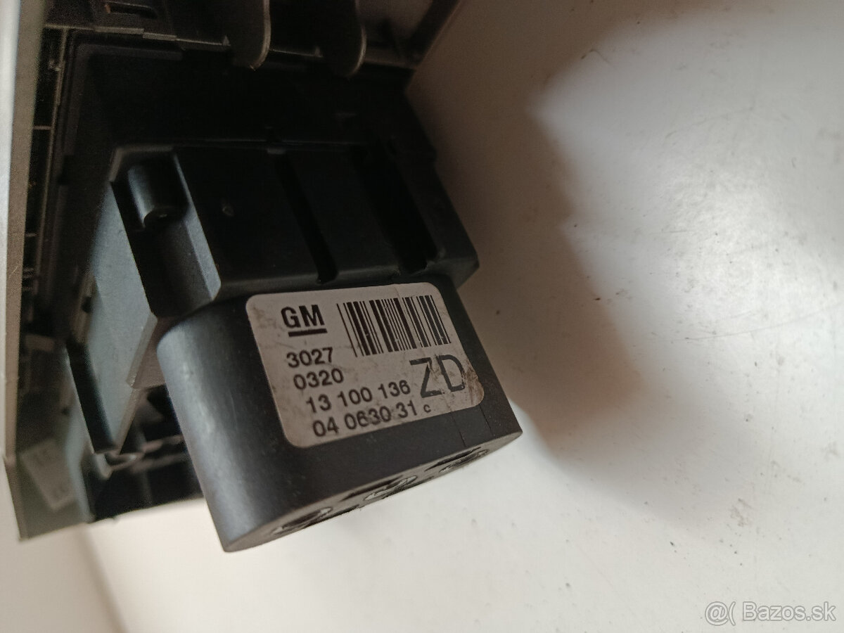 vypinac svetiel opel astra h 13100136 20€ - 3