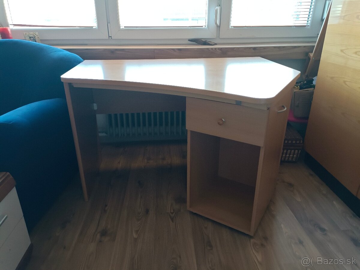 Kancelársky Zasuvaci Stol - 3