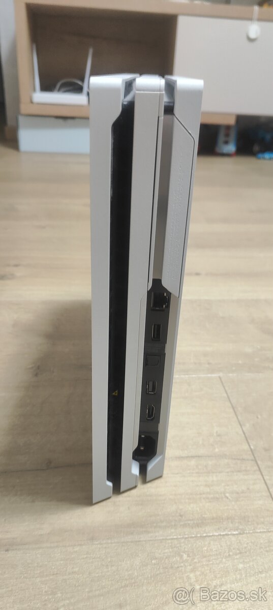 PLAYSTATION 4 PRO 1TB - 3
