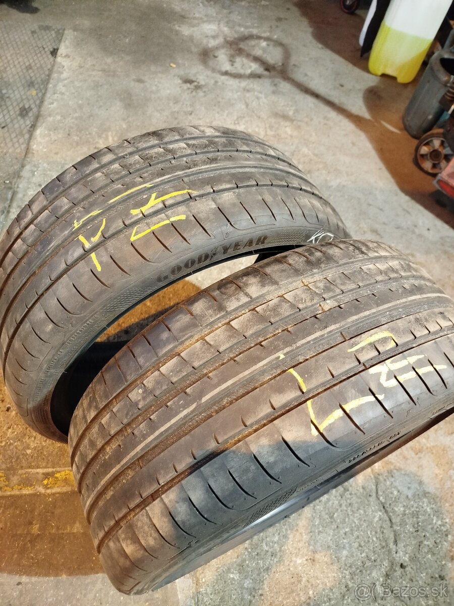 Goodyear 225/35R19 - 3