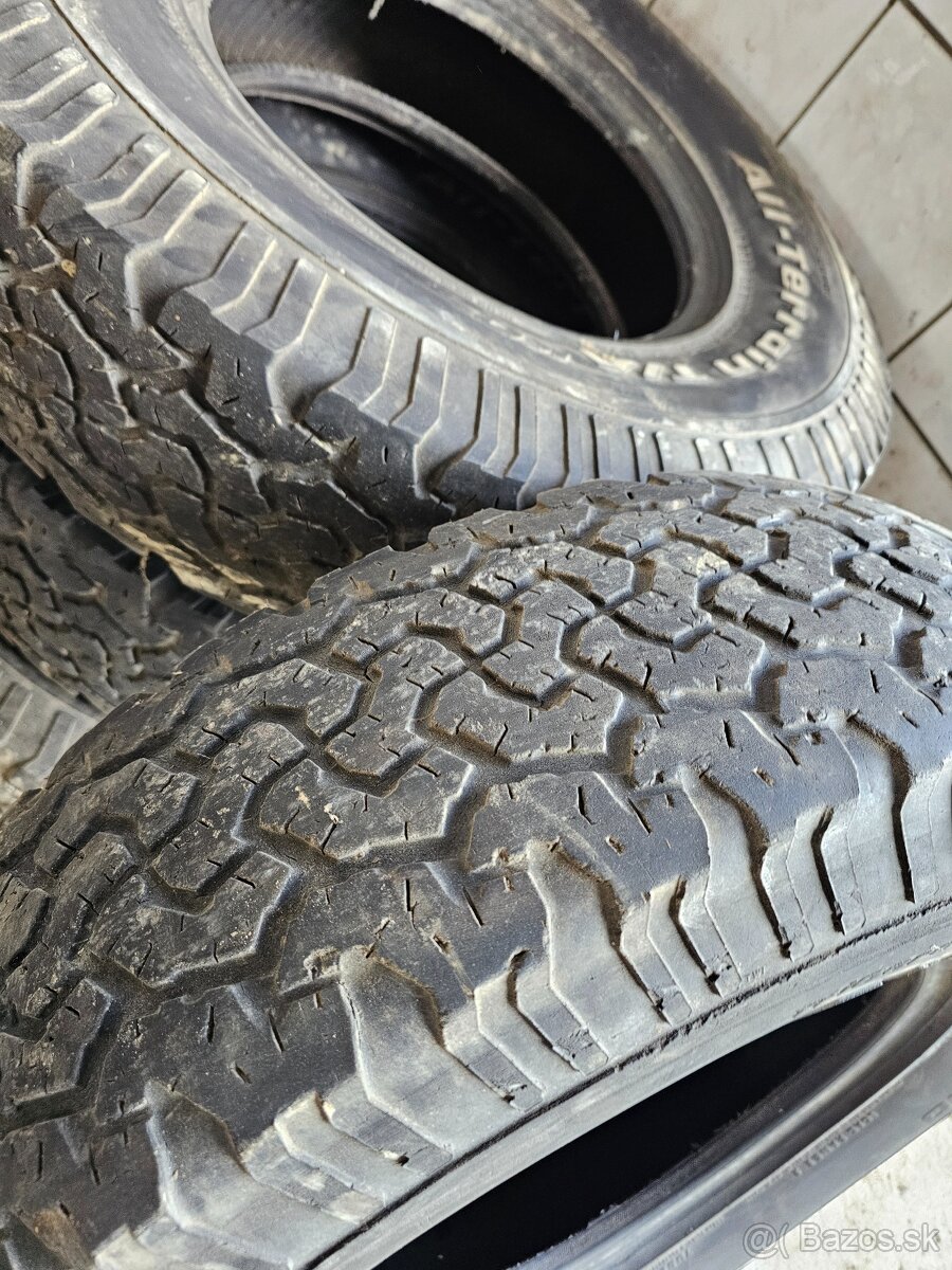 BfGoodrich All terrain 235 / 85 R16 - 3
