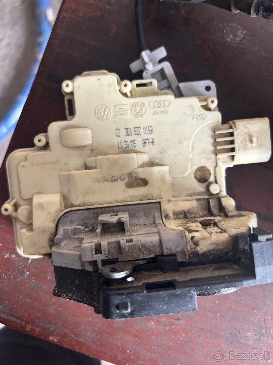 Zámok spolujazdových dverý VW Passat B6 - 3