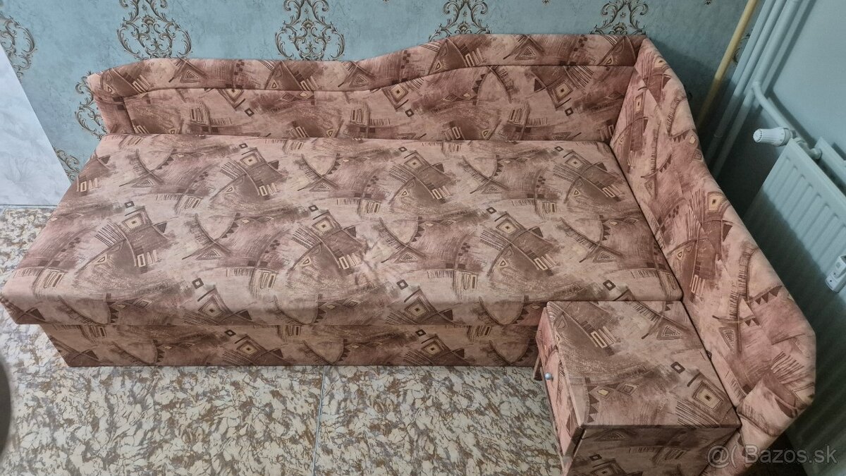 Valenda s uloznym priestorom a stolikom - 3