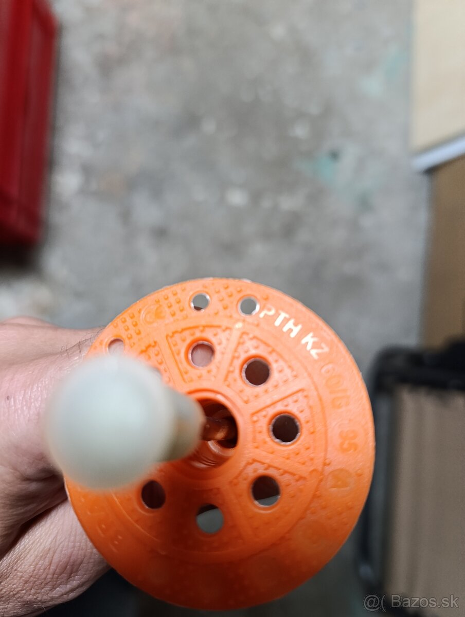 Predám tanierove hmozdinky z oceľovým tŕňom - 3