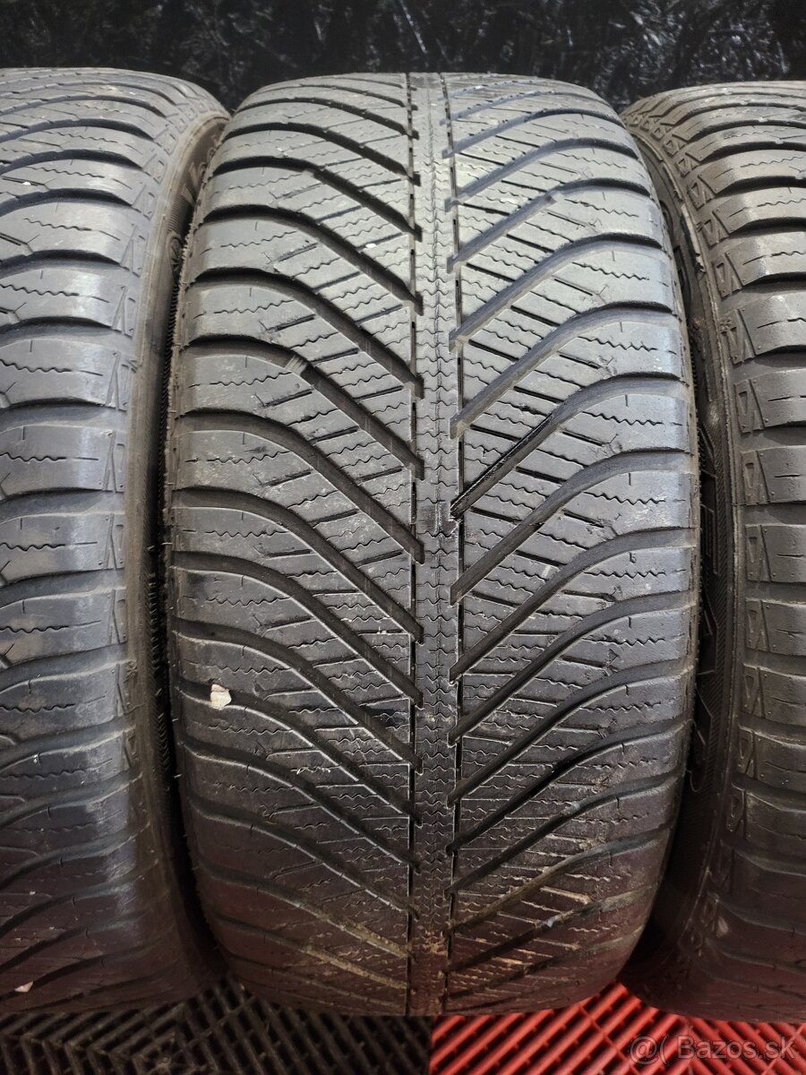 225/45 R17 Goodyear celoročné pneumatiky - 3